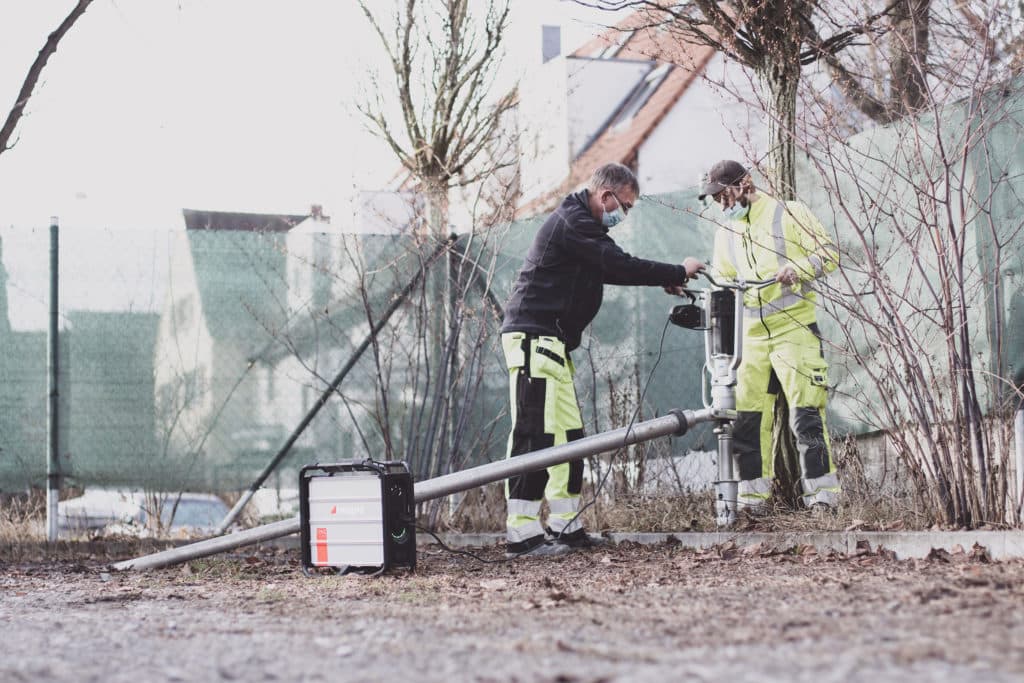 instagrid ONE Max powering a concrete drill