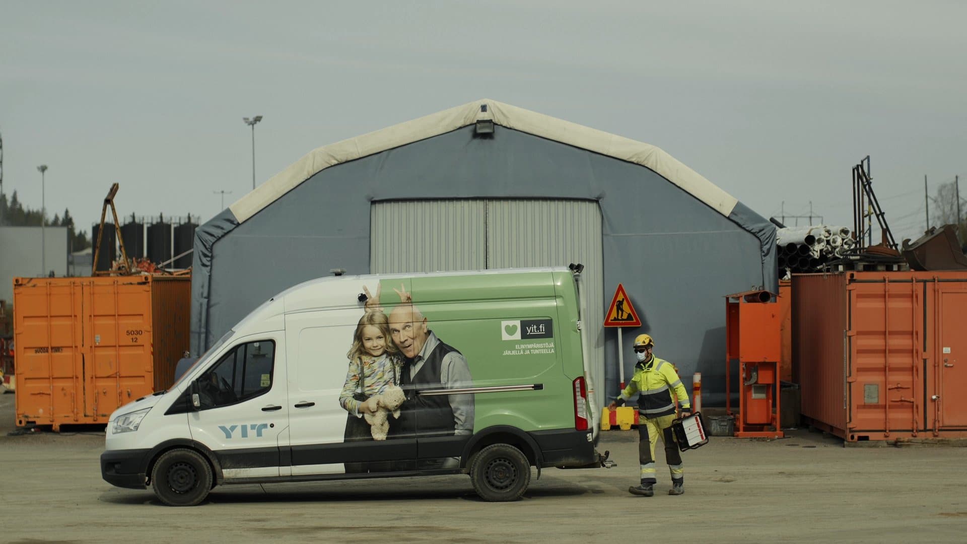Header image YIT service vehicle