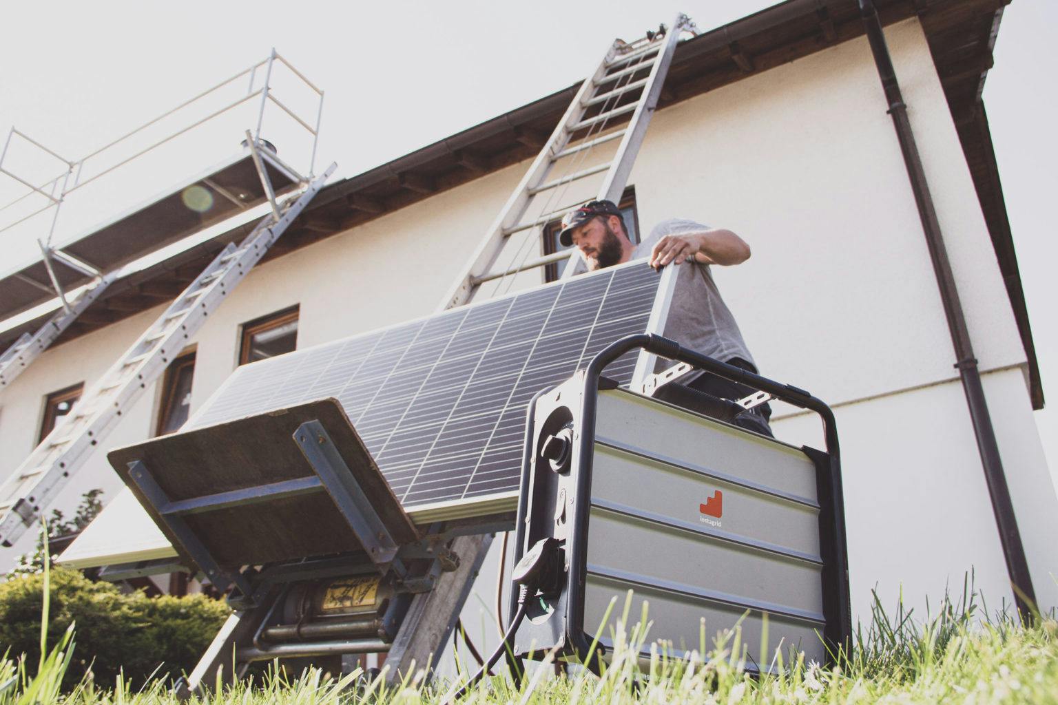 Using instagrid to lift solar panels up to the roof